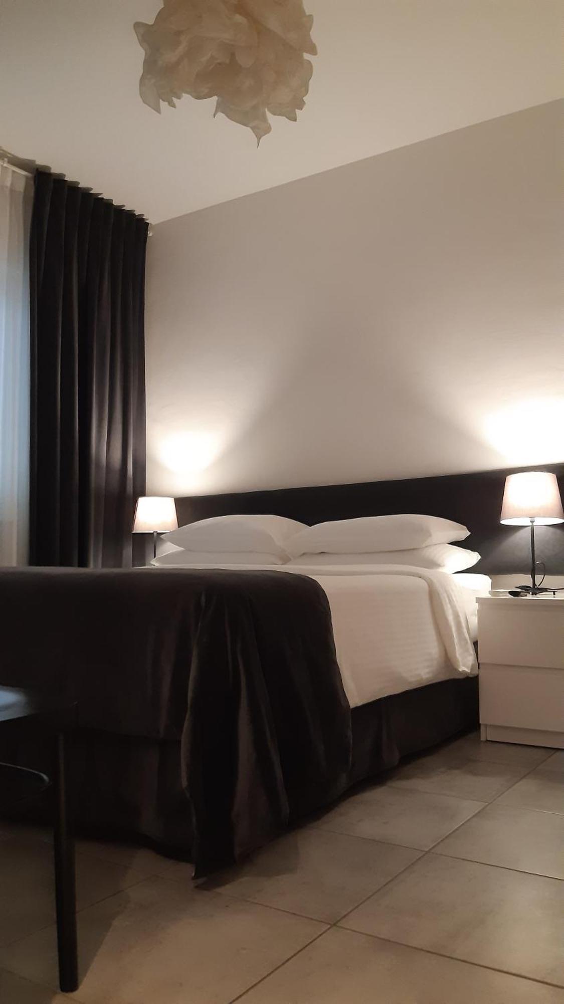 La Duchessa Hotell Alba  Eksteriør bilde
